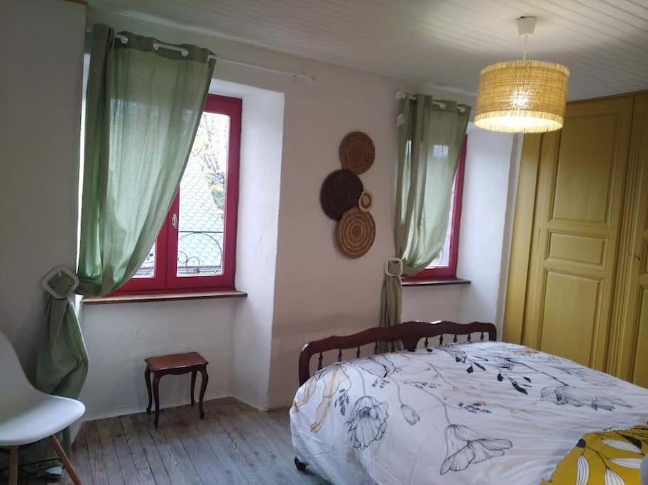 Appartement Cozy Dans Maison Privee Tauves المظهر الخارجي الصورة